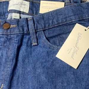Universal thread goods vintage stretch jeans.